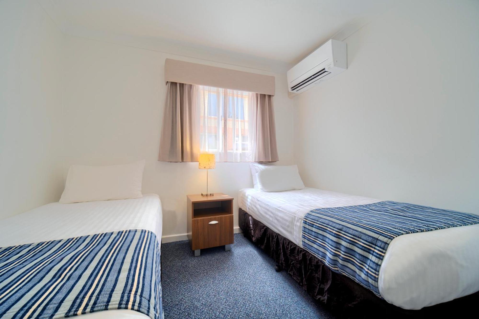 Albany Motel & Apartments Room photo