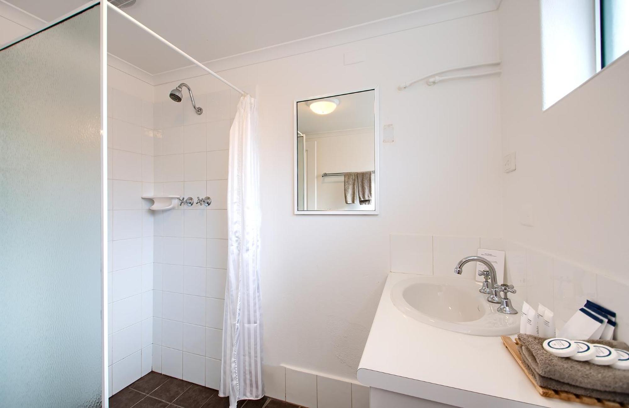Albany Motel & Apartments Room photo